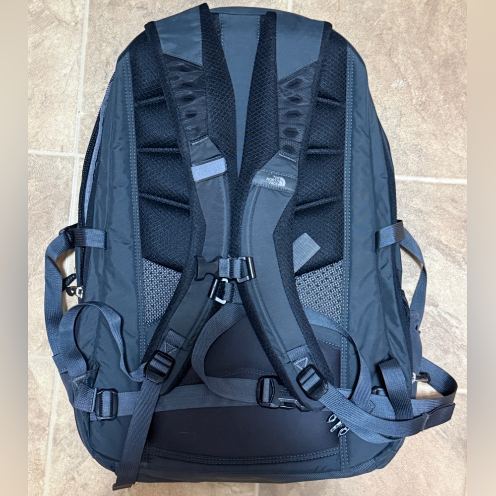 North Face Router Backpack - Picture 2 of 6